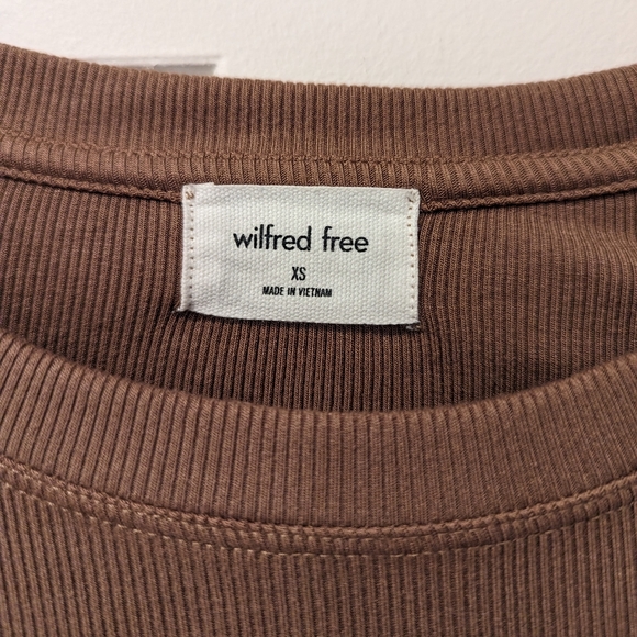 Gd Rustical Brown Wilfred Free Go To Cropped Long Sleeve in size XS - Picture 3 of 3